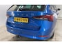 Skoda Octavia Combi 1.5 TSI 150 pk First Edition Trekhaak Navi Led Matrix Stoelverwarming Adaptieve Cruise ACC Carplay PDC v+a Chroom Rails Extra Getint Glas NL Auto