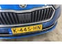 Skoda Octavia Combi 1.5 TSI 150 pk First Edition Trekhaak Navi Led Matrix Stoelverwarming Adaptieve Cruise ACC Carplay PDC v+a Chroom Rails Extra Getint Glas NL Auto