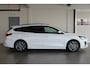 Ford Focus Wagon 1.0-125pk EcoBoost Mild-Hybrid ST-Line. In nieuwstaat ! Slechts 3.850km ! Autm. airco dual, camera, pdc v+a, adaptieve cruise cntrl, side- en lane assist, LED verlichting, stoel-, stuur- en voorraamverw., LM wielen, navigatie, telefoonvoorb. etc.