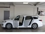 Ford Focus Wagon 1.0-125pk EcoBoost Mild-Hybrid ST-Line. In nieuwstaat ! Slechts 3.850km ! Autm. airco dual, camera, pdc v+a, adaptieve cruise cntrl, side- en lane assist, LED verlichting, stoel-, stuur- en voorraamverw., LM wielen, navigatie, telefoonvoorb. etc.