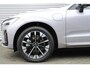 Volvo XC60 2.0 T6 Plug-in hybrid AWD Ultra Dark | 20" 5-Y Spaaks Glossy Black / Diamond Cut Velgen | Kunstlederen Bekleding | Google Navigatiesysteem Full Map | 360 Graden Rondomzicht Camera | Elektrisch Glazen Panorama-Dak | Electronic Climate Controle | Voorstoelen + Stuurwiel Verwarmd | Cruise Control Adaptief Met Stop&Go En Stuurhulp |