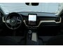 Volvo XC60 2.0 T6 Plug-in hybrid AWD Ultra Dark | 20" 5-Y Spaaks Glossy Black / Diamond Cut Velgen | Kunstlederen Bekleding | Google Navigatiesysteem Full Map | 360 Graden Rondomzicht Camera | Elektrisch Glazen Panorama-Dak | Electronic Climate Controle | Voorstoelen + Stuurwiel Verwarmd | Cruise Control Adaptief Met Stop&Go En Stuurhulp |