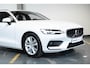 Volvo V60 B3 Automaat Business Pro | Adaptieve Cruise Control Met Pilot Assist | BLIS Dodehoekdetectie | Apple Carplay/Android Auto | Electronic Climate Control | DAB+ | Keyless Entry | Elektrische Achterklep | 17" Lichtmetalen Velgen | Park Assist Achter