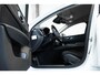 Volvo V60 B3 Automaat Business Pro | Adaptieve Cruise Control Met Pilot Assist | BLIS Dodehoekdetectie | Apple Carplay/Android Auto | Electronic Climate Control | DAB+ | Keyless Entry | Elektrische Achterklep | 17" Lichtmetalen Velgen | Park Assist Achter