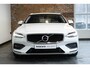 Volvo V60 B3 Automaat Business Pro | Adaptieve Cruise Control Met Pilot Assist | BLIS Dodehoekdetectie | Apple Carplay/Android Auto | Electronic Climate Control | DAB+ | Keyless Entry | Elektrische Achterklep | 17" Lichtmetalen Velgen | Park Assist Achter