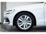 Volvo V60 B3 Automaat Business Pro | Adaptieve Cruise Control Met Pilot Assist | BLIS Dodehoekdetectie | Apple Carplay/Android Auto | Electronic Climate Control | DAB+ | Keyless Entry | Elektrische Achterklep | 17" Lichtmetalen Velgen | Park Assist Achter