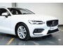 Volvo V60 B3 Automaat Business Pro | Adaptieve Cruise Control Met Pilot Assist | BLIS Dodehoekdetectie | Apple Carplay/Android Auto | Electronic Climate Control | DAB+ | Keyless Entry | Elektrische Achterklep | 17" Lichtmetalen Velgen | Park Assist Achter