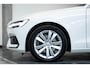 Volvo V60 B3 Automaat Business Pro | Adaptieve Cruise Control Met Pilot Assist | BLIS Dodehoekdetectie | Apple Carplay/Android Auto | Electronic Climate Control | DAB+ | Keyless Entry | Elektrische Achterklep | 17" Lichtmetalen Velgen | Park Assist Achter