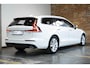 Volvo V60 B3 Automaat Business Pro | Adaptieve Cruise Control Met Pilot Assist | BLIS Dodehoekdetectie | Apple Carplay/Android Auto | Electronic Climate Control | DAB+ | Keyless Entry | Elektrische Achterklep | 17" Lichtmetalen Velgen | Park Assist Achter