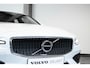 Volvo V60 B3 Automaat Business Pro | Adaptieve Cruise Control Met Pilot Assist | BLIS Dodehoekdetectie | Apple Carplay/Android Auto | Electronic Climate Control | DAB+ | Keyless Entry | Elektrische Achterklep | 17" Lichtmetalen Velgen | Park Assist Achter