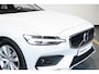Volvo V60 B3 Automaat Business Pro | Adaptieve Cruise Control Met Pilot Assist | BLIS Dodehoekdetectie | Apple Carplay/Android Auto | Electronic Climate Control | DAB+ | Keyless Entry | Elektrische Achterklep | 17" Lichtmetalen Velgen | Park Assist Achter