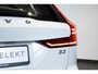 Volvo V60 B3 Automaat Business Pro | Adaptieve Cruise Control Met Pilot Assist | BLIS Dodehoekdetectie | Apple Carplay/Android Auto | Electronic Climate Control | DAB+ | Keyless Entry | Elektrische Achterklep | 17" Lichtmetalen Velgen | Park Assist Achter