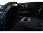 Volvo V60 B3 Automaat Business Pro | Adaptieve Cruise Control Met Pilot Assist | BLIS Dodehoekdetectie | Apple Carplay/Android Auto | Electronic Climate Control | DAB+ | Keyless Entry | Elektrische Achterklep | 17" Lichtmetalen Velgen | Park Assist Achter