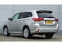 Mitsubishi Outlander PHEV 2.4 PURE PLUS 4WD | PLUG IN HYBRID | V2G | HOGE ZIT | CLIMATE | CRUISE | 18'' VELGEN | ALL IN RIJKLAARPRIJS