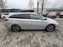 Toyota Auris Touring Sports 1.8 HYBRID ASPIRATION NAVI STOELVERW AFN-TREKHAAK CAMERA ALLSEASON LM-VELGEN BLUETOOTH CRUISE