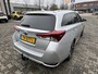 Toyota Auris Touring Sports 1.8 HYBRID ASPIRATION NAVI STOELVERW AFN-TREKHAAK CAMERA ALLSEASON LM-VELGEN BLUETOOTH CRUISE