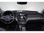 Volvo XC90 T8 Recharge AWD Ultra Dark - Luchtvering - Panorama/schuifdak - IntelliSafe Assist & Surround - Bowers & Wilkins audio - Adaptieve LED koplampen - Verwarmde voorstoelen, stuur & achterbank - Parkeersensoren voor & achter - Elektr. bedienb. voorstoelen met geheugen - Geventileerde voorstoelen - Head up display - Draadloze tel. lader - Extra getint glas - Elektr. inklapbare trekhaak - 21' LMV