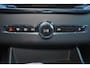 Volvo XC90 T8 Recharge AWD Ultra Dark - Luchtvering - Panorama/schuifdak - IntelliSafe Assist & Surround - Bowers & Wilkins audio - Adaptieve LED koplampen - Verwarmde voorstoelen, stuur & achterbank - Parkeersensoren voor & achter - Elektr. bedienb. voorstoelen met geheugen - Geventileerde voorstoelen - Head up display - Draadloze tel. lader - Extra getint glas - Elektr. inklapbare trekhaak - 21' LMV