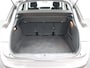 Citroën C4 Picasso 1.2 PureTech Intensive Airco auto, Achteruitrijcamera, Cruise control, Bluetooth, Stuur multifunctioneel, Regensensor, Parkeersensor achter, Brake Assist System, Hill hold, Keyless entry, Warmtewerende voorruit, An De Citroën C4 Picasso 1.2 PureTech Intensive uit 2015 is een ruime en comfortabele gezinsauto met een modern ontwerp. De 1.2 PureTech benzinemotor levert voldoende vermogen en is tegelijkerti