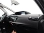 Citroën C4 Picasso 1.2 PureTech Intensive Airco auto, Achteruitrijcamera, Cruise control, Bluetooth, Stuur multifunctioneel, Regensensor, Parkeersensor achter, Brake Assist System, Hill hold, Keyless entry, Warmtewerende voorruit, An De Citroën C4 Picasso 1.2 PureTech Intensive uit 2015 is een ruime en comfortabele gezinsauto met een modern ontwerp. De 1.2 PureTech benzinemotor levert voldoende vermogen en is tegelijkerti