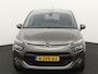 Citroën C4 Picasso 1.2 PureTech Intensive Airco auto, Achteruitrijcamera, Cruise control, Bluetooth, Stuur multifunctioneel, Regensensor, Parkeersensor achter, Brake Assist System, Hill hold, Keyless entry, Warmtewerende voorruit, An De Citroën C4 Picasso 1.2 PureTech Intensive uit 2015 is een ruime en comfortabele gezinsauto met een modern ontwerp. De 1.2 PureTech benzinemotor levert voldoende vermogen en is tegelijkerti