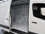 Mercedes-Benz Sprinter 315 | Aut. | L2 H2 | RWD | PRO | 3500 KG. AHW | Airco | Cruise Control | 3500 KG. AHW | Carplay / Android Auto | Dodehoekassistent | Lane-Assist | Multifunctioneel Stuurwiel | 3-zits |