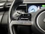 Hyundai Tucson 1.6 T-GDI MHEV Sport (VIRTUAL COCKPIT, APPLE CARPLAY, GROOT NAVI, KEYLESS, CAMERA, SPORTSTOELEN, STOELVERWARMING, GETINT GLAS, TREKHAAK, NIEUWSTAAT)