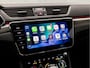 Skoda Superb Combi 1.4 TSI iV Sportline Black Edition 218Pk Automaat (PANORAMADAK, APPLE CARPLAY, RS KUIPSTOELEN, CARBON INLEG, SFEERVERLICHTING, CAMERA, KEYLESS, STUURVERWARMING, NIEUWSTAAT)