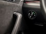 Skoda Superb Combi 1.4 TSI iV Sportline Black Edition 218Pk Automaat (PANORAMADAK, APPLE CARPLAY, RS KUIPSTOELEN, CARBON INLEG, SFEERVERLICHTING, CAMERA, KEYLESS, STUURVERWARMING, NIEUWSTAAT)