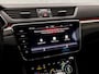 Skoda Superb Combi 1.4 TSI iV Sportline Black Edition 218Pk Automaat (PANORAMADAK, APPLE CARPLAY, RS KUIPSTOELEN, CARBON INLEG, SFEERVERLICHTING, CAMERA, KEYLESS, STUURVERWARMING, NIEUWSTAAT)