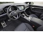 Volkswagen Touareg 3.0 TSi eHybrid 4MOTION R design | Luchtvering | Panoramisch schuifdak | Trekhaak elektrisch | Adaptieve Cruise Control | Soft close portieren | Leder "Puglia" "R-logo' zwart/ blauwe stikking |