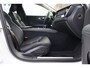 Volvo V60 2.0 B3 Core | Cruise Control | Navigatie | Apple CarPlay & Android Auto | Parkeercamera | Stoel-/Stuurverwarming | Lederen Bekleding |