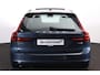 Volvo V90 T6 Recharge AWD Ultra Dark - Panorama/schuifdak - IntelliSafe Assist & Surround - 360º Camera - Harman/Kardon audio - Adaptieve LED koplampen - Verwarmde voorstoelen, stuur & achterbank - Parkeersensoren voor & achter - Elektr. bedienb. voorstoelen met geheugen - Head up display - Elektr. inklapbare trekhaak - 19' LMV