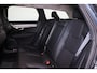 Volvo V90 T6 Recharge AWD Ultra Dark - Panorama/schuifdak - IntelliSafe Assist & Surround - 360º Camera - Harman/Kardon audio - Adaptieve LED koplampen - Verwarmde voorstoelen, stuur & achterbank - Parkeersensoren voor & achter - Elektr. bedienb. voorstoelen met geheugen - Head up display - Elektr. inklapbare trekhaak - 19' LMV