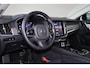 Volvo V90 T6 Recharge AWD Ultra Dark - Panorama/schuifdak - IntelliSafe Assist & Surround - 360º Camera - Harman/Kardon audio - Adaptieve LED koplampen - Verwarmde voorstoelen, stuur & achterbank - Parkeersensoren voor & achter - Elektr. bedienb. voorstoelen met geheugen - Head up display - Elektr. inklapbare trekhaak - 19' LMV