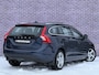 Volvo V60 2.0 D4 Summum | 5 cilinder! | Schuif/kantel dak | Trekhaak | adaptieve cruise control | dodehoek detectie | Bi-Xenon koplampen | memory stoel | verwarmde voorstoelen | Dealer onderhouden |