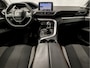 Peugeot 5008 1.2 PureTech Allure Pro 7 Persoons (NAVIGATIE, DIGITALE COCKPIT, APPLE CARPLAY, CRUISE, LM VELGEN, LED, NIEUWE APK, NIEUWSTAAT)