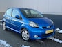 Toyota Aygo 1.0-12V Dynamic Blue Carplay Airco Elektrische Ramen Nieuwe Apk