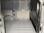 Volkswagen e-Transporter Bedrijfswagens Bestelwagen L1 218pk 64kWh Elektrische aandrijving | Bijrijdersbank | Trekhaak, vast | Navigatiesysteem 13" met draadloos App-Connect | Achterdeuren zonder ruit |