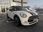 MINI Cooper Mini 1.5 Automaat, Navi, LED, Union jack Lights, Trekhaak afn, 17"velgen, half leer, etc