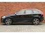 Volvo XC60 T5 FWD Nordic+ R-Design | Uniek | 1e Eigenaar! | Trekhaak | Panoramadak | Parkeerverwarming | Lederen Bekleding | Elektrisch Verstelbare Voorstoelen | Gelamineerde Zijruiten Rondom | Actieve Bochtverlichting | Parkeercamera