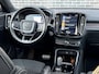 Volvo XC40 2.0 T4 R-Design | Trekhaak | Schuif/kanteldak | Parkeercamera | Stoelverwarming | Draadloos opladen