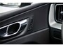 Volvo XC60 2.0 T6 Plug-in hybrid AWD Plus Dark | Adaptieve cruise control | Trekhaak | Stoel- en stuurverwarming | BLIS | Panorama dak |Schuif/kanteldak | Elektrisch verstelbare voorstoelen met geheugen |