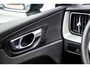 Volvo XC60 2.0 T6 Plug-in hybrid AWD Plus Dark | Adaptieve cruise control | Trekhaak | Stoel- en stuurverwarming | BLIS | Panorama dak |Schuif/kanteldak | Elektrisch verstelbare voorstoelen met geheugen |