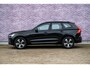 Volvo XC60 2.0 T6 Plug-in hybrid AWD Plus Dark | Adaptieve cruise control | Trekhaak | Stoel- en stuurverwarming | BLIS | Panorama dak |Schuif/kanteldak | Elektrisch verstelbare voorstoelen met geheugen |
