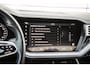 Volkswagen Touareg R 3.0 TSI 462pk 4MOTION | SoH 87% | Panoramadak | Luchtvering | Trekhaak | Achteruitrijcamera | Alarm klasse 3 | Black Style | 22'' LMV
