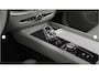 Volvo XC60 T8 Plug-in hybrid Ultra Dark | FACELIFT | Luchtvering | Bowers&Wilkins | Massage+Ventilatie | Gelamineerd Glas | Head-Up | 21 Inch