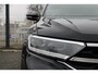 Volkswagen T-Roc 1.5 TSI 150pk R-Line DSG Automaat / LED Matrix IQ / LM 19 inch / Navigatie / Park Assist / Camera / Elektr klep