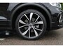 Volkswagen T-Roc 1.5 TSI 150pk R-Line DSG Automaat / LED Matrix IQ / LM 19 inch / Navigatie / Park Assist / Camera / Elektr klep