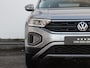 Volkswagen T-Roc Life | Stoelverwarming | Adaptive Cruise | Carplay & Android Auto | LED | Parkeerhulp |
